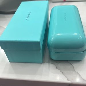 COPY - Tiffany Sunglasses case and Box. perfect Condition.